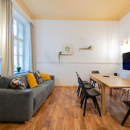 Huge Apartments Smolensk Street Краків Екстер'єр фото