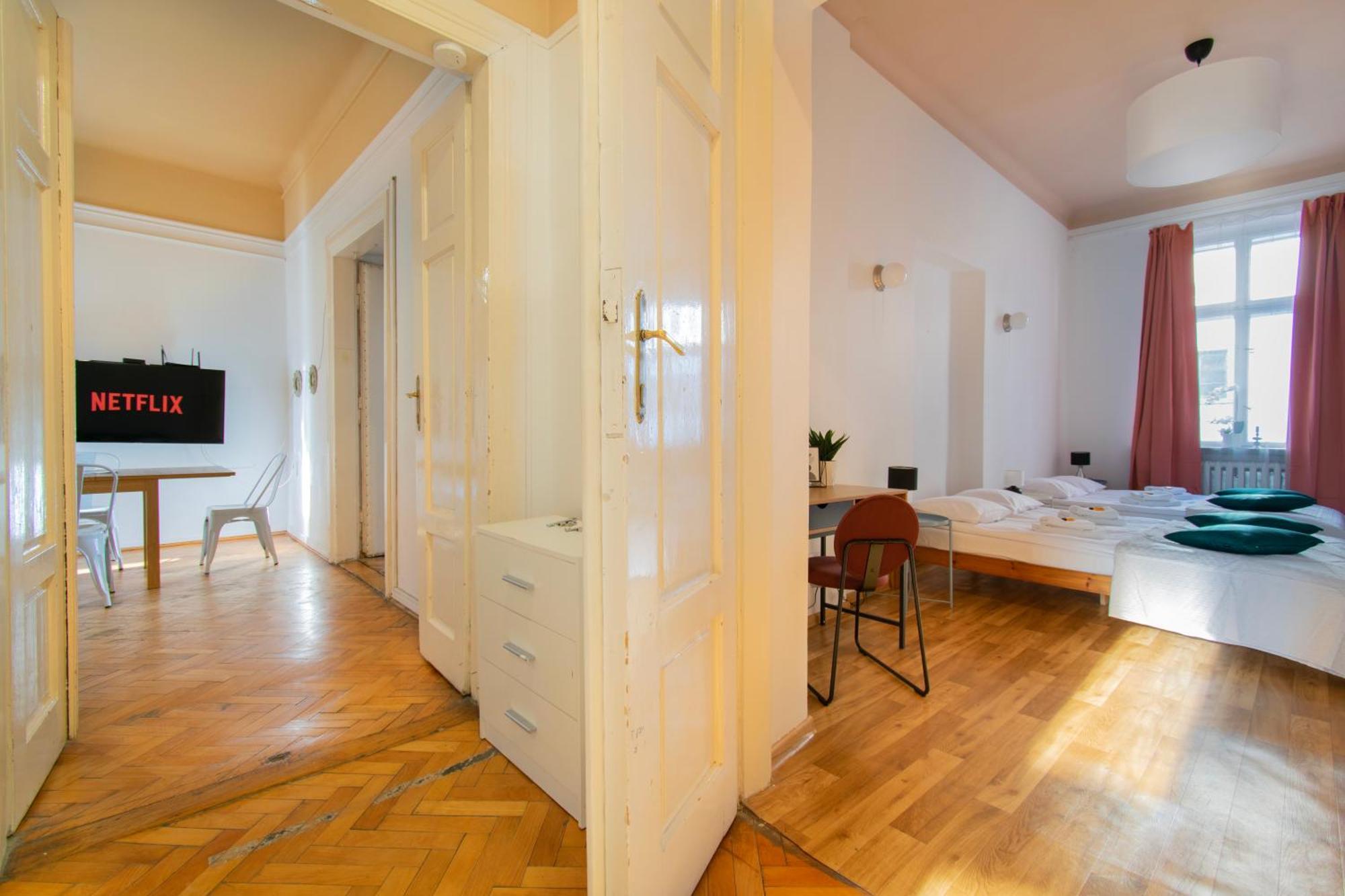 Huge Apartments Smolensk Street Краків Екстер'єр фото
